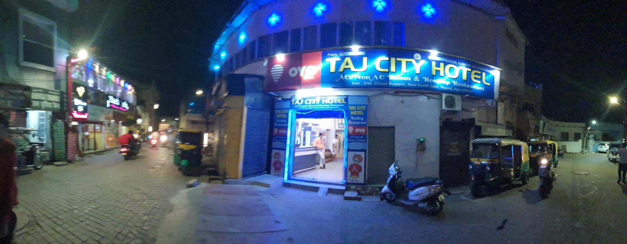 Taj City Hotel Агра Екстериор снимка