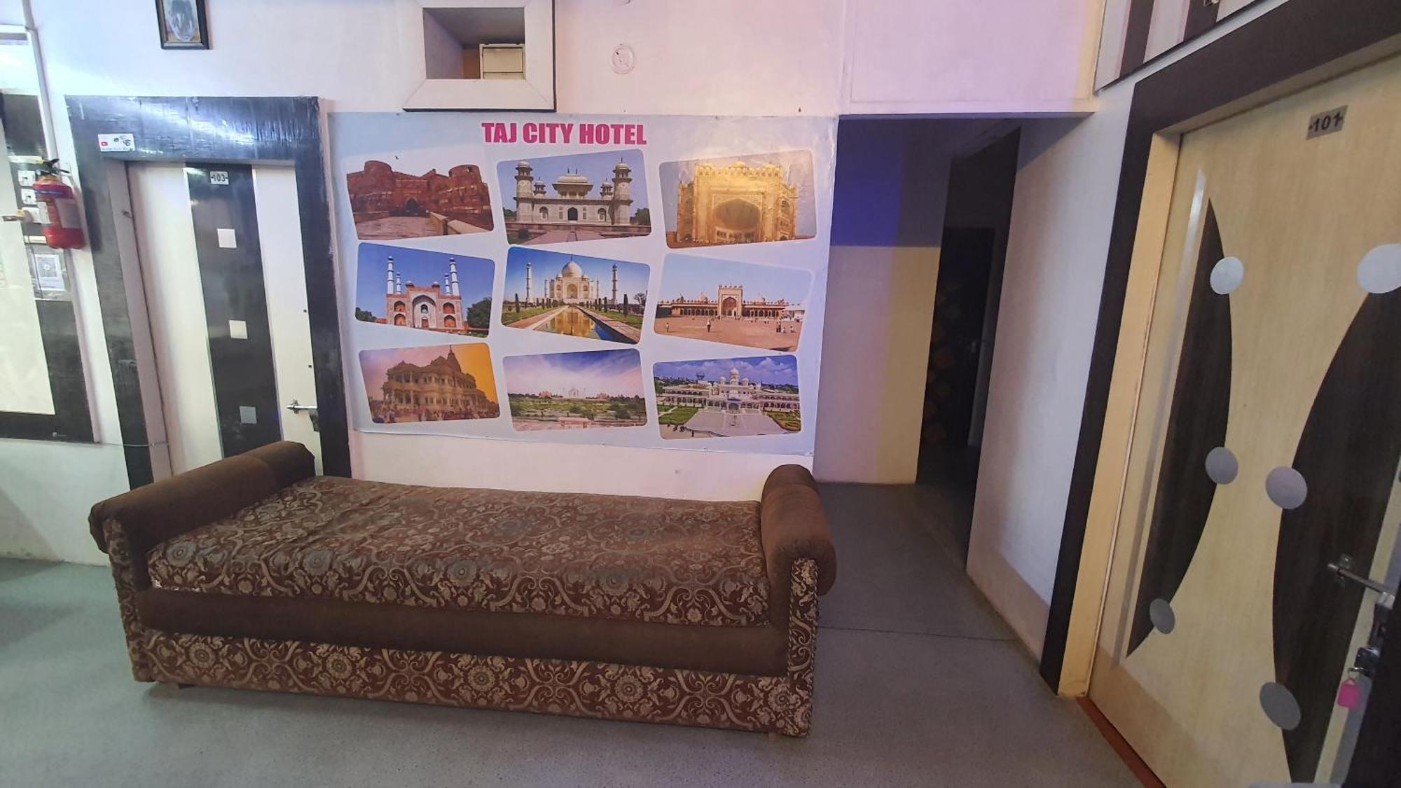 Taj City Hotel Агра Екстериор снимка