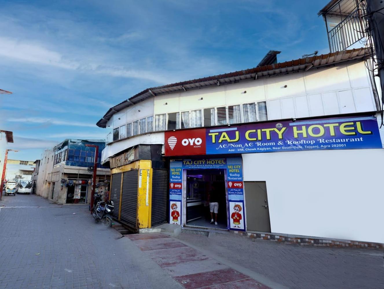Taj City Hotel Агра Екстериор снимка
