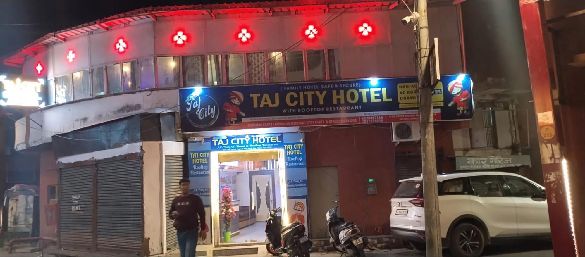 Taj City Hotel Агра Екстериор снимка
