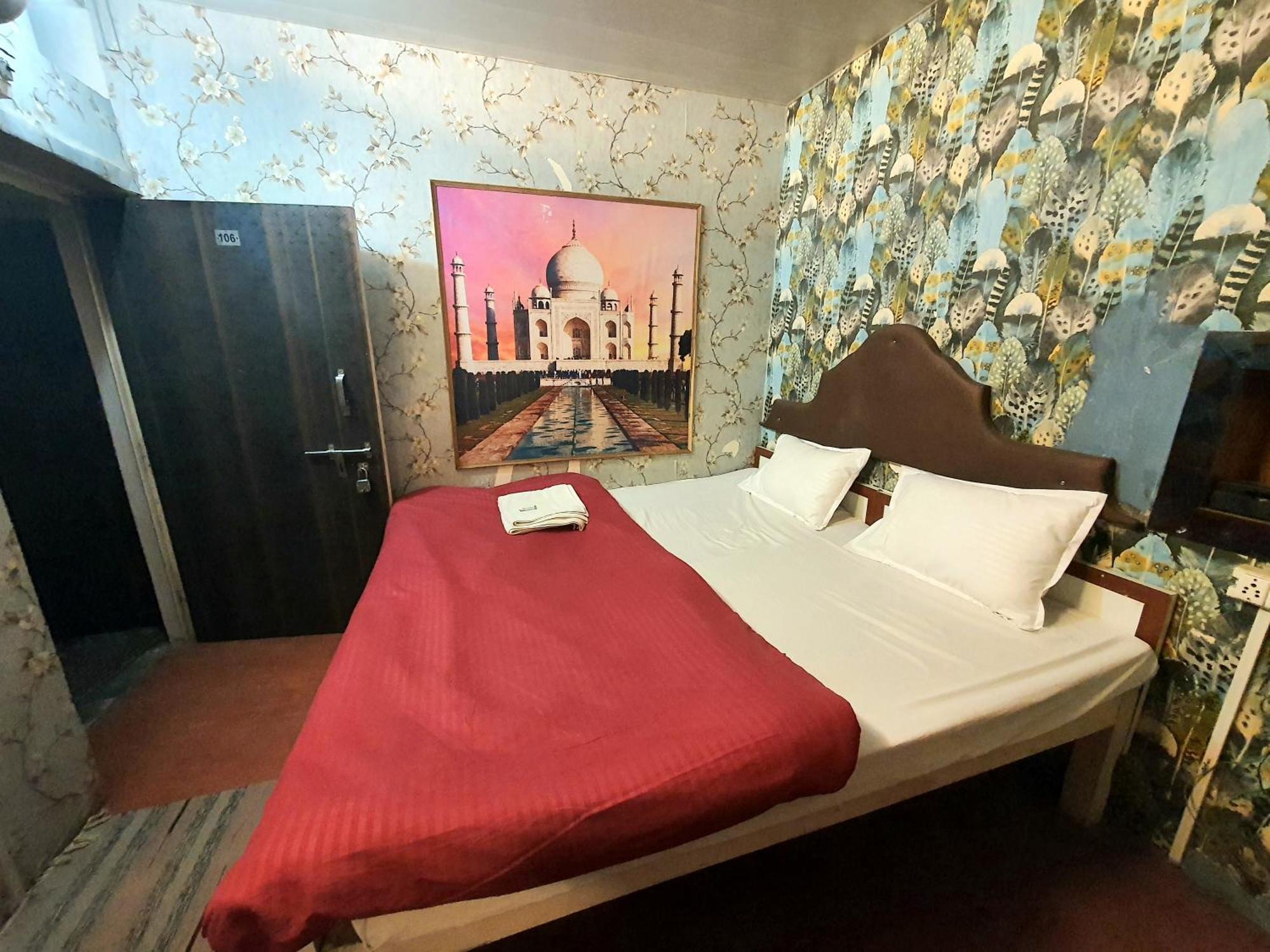 Taj City Hotel Агра Екстериор снимка