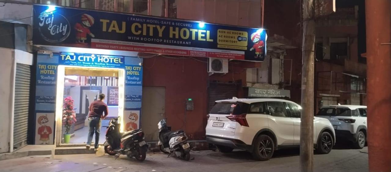Taj City Hotel Агра Екстериор снимка